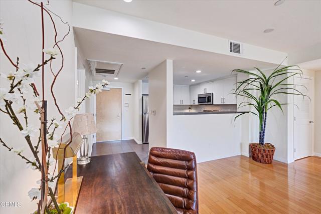 Detail Gallery Image 10 of 38 For 159 W Green St #408,  Pasadena,  CA 91105 - 2 Beds | 2 Baths