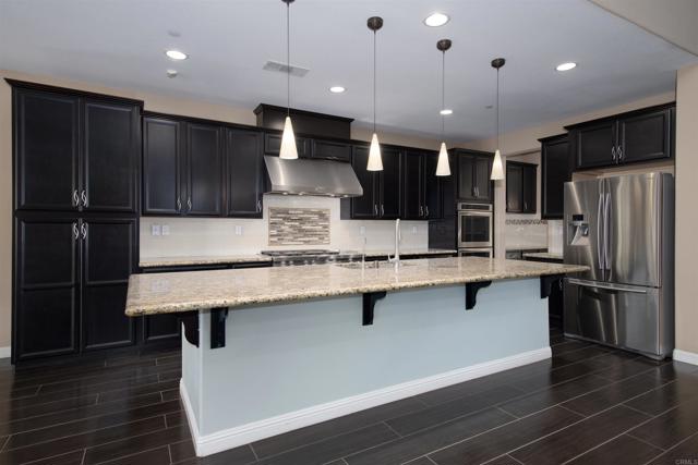 Detail Gallery Image 9 of 55 For 5506 Lipizzaner Cir, Oceanside,  CA 92057 - 4 Beds | 3/1 Baths