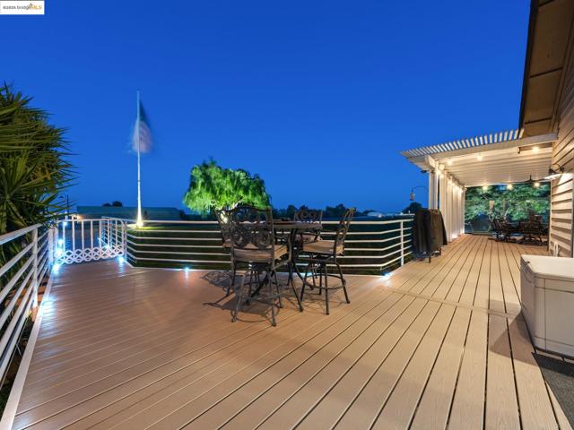 17035 TERMINOUS RD, Isleton CA: https://media.crmls.org/mediaz/eca8d781-05bc-4096-ae85-f070d784bd87.jpg