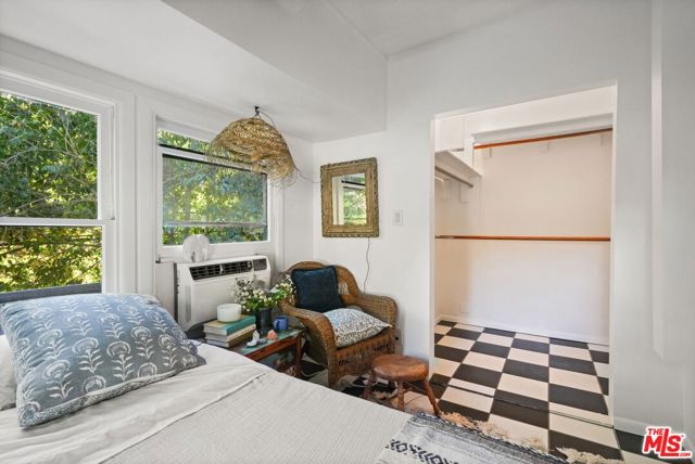 860 Old Topanga Canyon Road, Topanga CA: https://media.crmls.org/mediaz/eca9bc50-40fa-40fb-86a9-6b8795ec8204.jpg