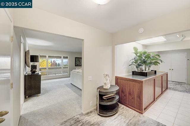 2900 Tice Creek Dr, Walnut Creek CA: https://media.crmls.org/mediaz/ecab5bd4-94ed-4781-ba11-8354b3f702cb.jpg