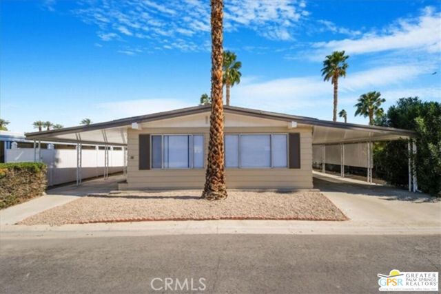 38 Paseo Laredo N, Cathedral City CA: https://media.crmls.org/mediaz/ecab636c-a892-4a97-92af-4aa2463e8828.jpg