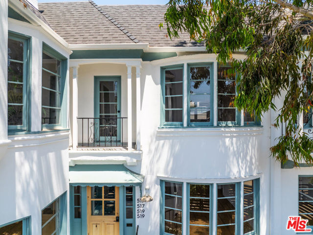 519 1/2 Rose Avenue, Venice CA: https://media.crmls.org/mediaz/ecab6833-d8ff-41ee-9b7b-214af3a8ed9a.jpg