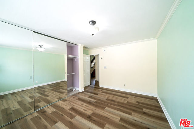18433 Hatteras Street, Tarzana CA: https://media.crmls.org/mediaz/ecac8ecb-3f55-4124-ae71-111d5b0dd3aa.jpg