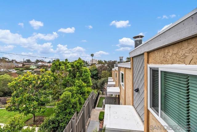 4212 Maryland St, San Diego CA: https://media.crmls.org/mediaz/ecacf446-be4d-4bb3-867f-1eefa34edea1.jpg