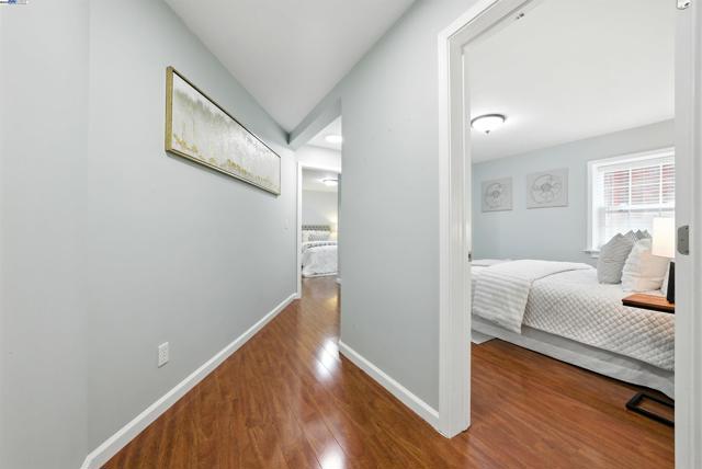 2539 Grande Vista Ave, Oakland CA: https://media.crmls.org/mediaz/ecad2127-5233-4b7f-8225-8d4df194dee2.jpg