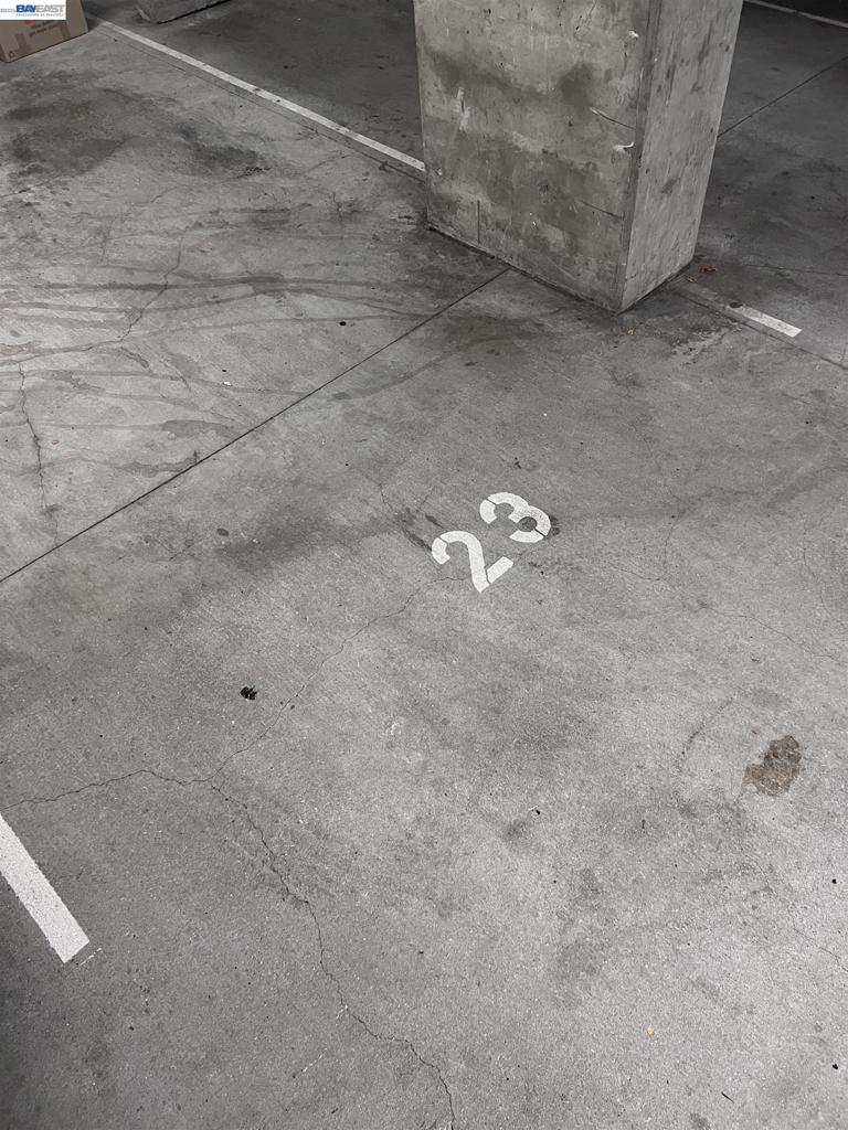 https://media.crmls.org/mediaz/ecada610-3479-40f5-bf77-36d0c971f48d.jpg?preset=X-Large