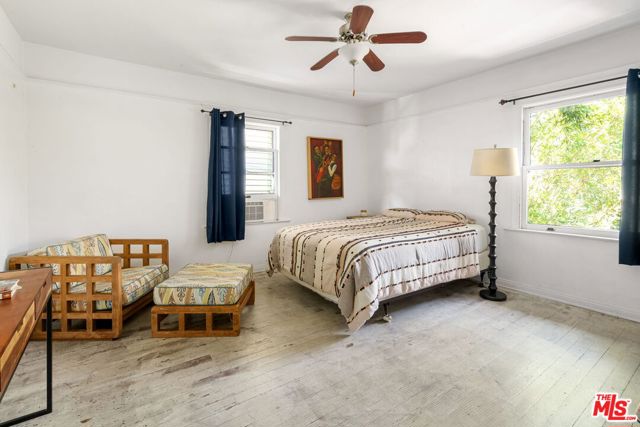 1501 S Harvard Boulevard, Los Angeles CA: https://media.crmls.org/mediaz/ecae6511-2728-417a-9381-5dd1e641a2cd.jpg