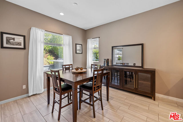 18113 Tableau Way, Santa Clarita CA: https://media.crmls.org/mediaz/ecaee496-5dd6-482c-8668-eb2708d1c5e1.jpg