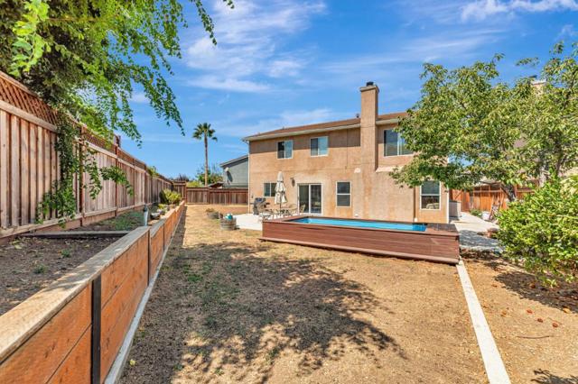 1770 Brentwood Court, Hollister CA: https://media.crmls.org/mediaz/ecafbb82-43c8-418d-b2ba-d9ab78262ab5.jpg