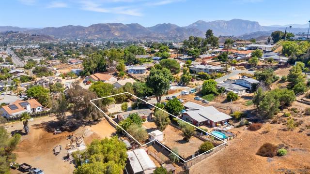 8968 Rocket Ridge Rd, Lakeside CA: https://media.crmls.org/mediaz/ecb0c799-3db0-40ba-9389-7130ce718ec3.jpg