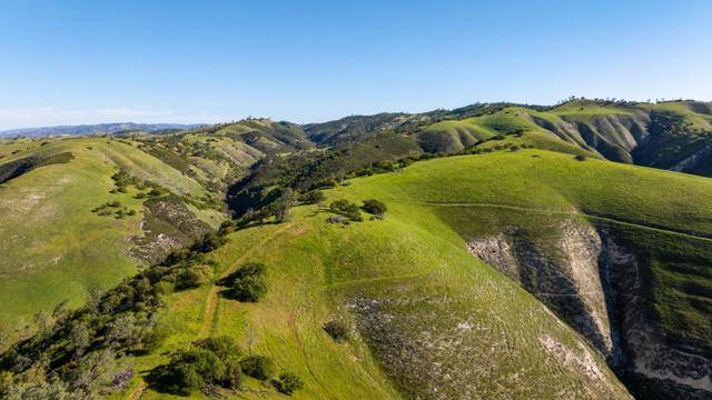 54800 Lonoak Road, King City CA: https://media.crmls.org/mediaz/ecb10ab2-52ca-4e38-80e5-0264684d7954.jpg