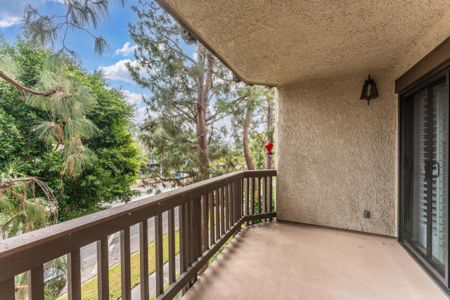 8515 Falmouth Avenue, Playa del Rey CA: https://media.crmls.org/mediaz/ecb15607-83a4-488e-8d0f-b589933ef25c.jpg