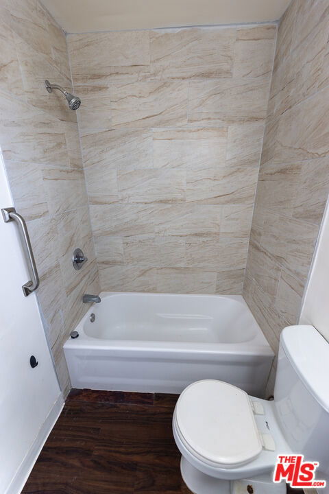 275 Lucas Avenue, Los Angeles CA: https://media.crmls.org/mediaz/ecb177bd-5c4f-4592-8676-76bd6387a3ee.jpg