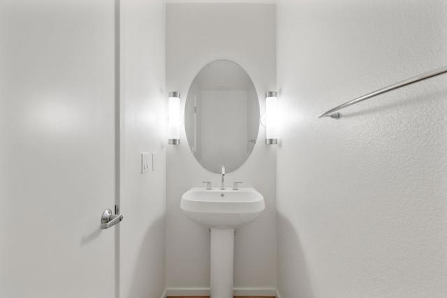 2853 Regatta Drive, Oakland CA: https://media.crmls.org/mediaz/ecb1e267-b137-4d19-8dfa-da445920529c.jpg