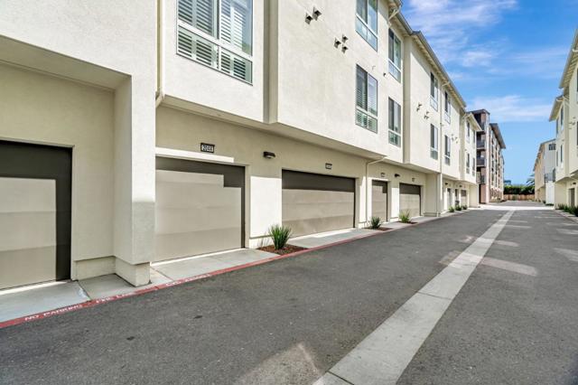 2044 Worthington Circle, Santa Clara CA: https://media.crmls.org/mediaz/ecb1f407-a8b0-4c56-9967-924bcc2a5c43.jpg