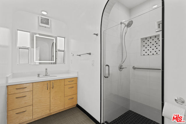 2153 Linnington Avenue, Los Angeles CA: https://media.crmls.org/mediaz/ecb210ac-1e15-41c7-ac28-537d66c7cd8d.jpg