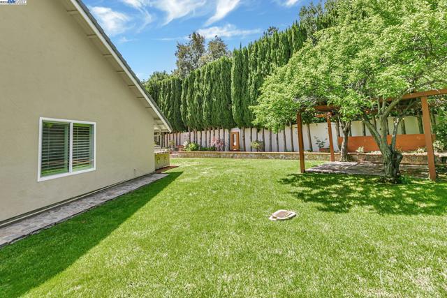 38957 Altura Street, Fremont CA: https://media.crmls.org/mediaz/ecb21239-c9d2-47e5-a59d-7a19c9a4a7cd.jpg