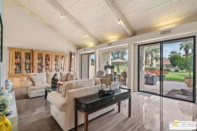 138 Desert West, Rancho Mirage CA: https://media.crmls.org/mediaz/ecb24e06-593d-4e03-a656-b3243bc3aebd.jpg