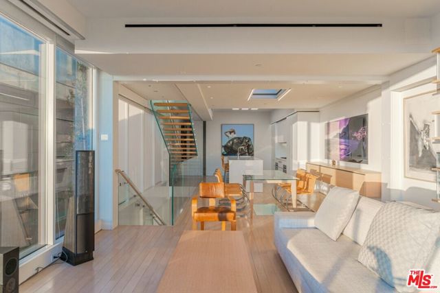1267 Palisades Beach Road, Santa Monica CA: https://media.crmls.org/mediaz/ecb2b495-545b-4207-8fb8-0cec6bc88fc6.jpg