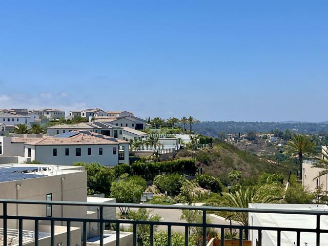 Detail Gallery Image 6 of 7 For 5350 Morning Sage Way, San Diego,  CA 92130 - 5 Beds | 5/1 Baths
