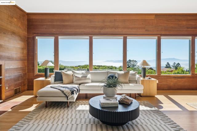1069 Miller Ave, Berkeley CA: https://media.crmls.org/mediaz/ecb2dd61-7498-4b5e-a2d8-11546daab46e.jpg