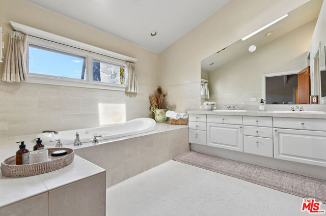 12359 Califa Street photo 59