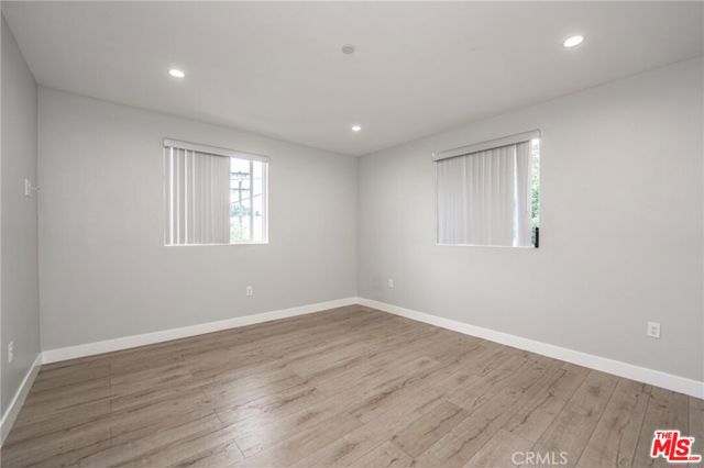 433 W Gage Avenue, Los Angeles CA: https://media.crmls.org/mediaz/ecb30c88-e186-4296-9d45-56e1362e42bf.jpg