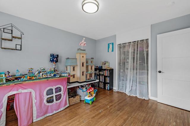 1324 Linda Mar Boulevard, Pacifica CA: https://media.crmls.org/mediaz/ecb3b08c-87b3-404d-a8e3-cea98dd7762a.jpg