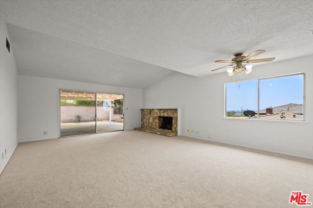 820 N 16th Street, Montebello CA: https://media.crmls.org/mediaz/ecb5359d-b7d4-4833-8194-b30f2bf69593.jpg