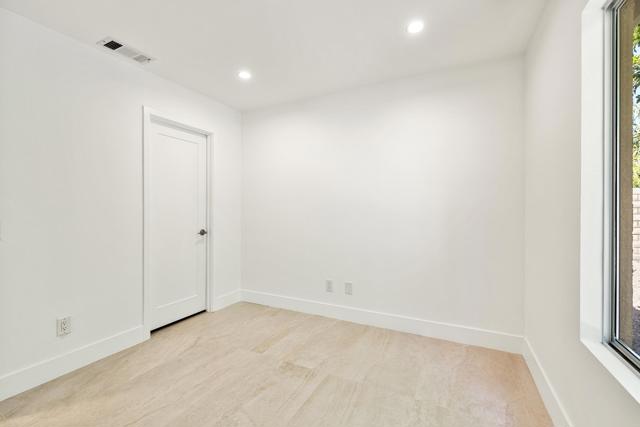 Image 37 of 41 For 49651 Lincoln Drive