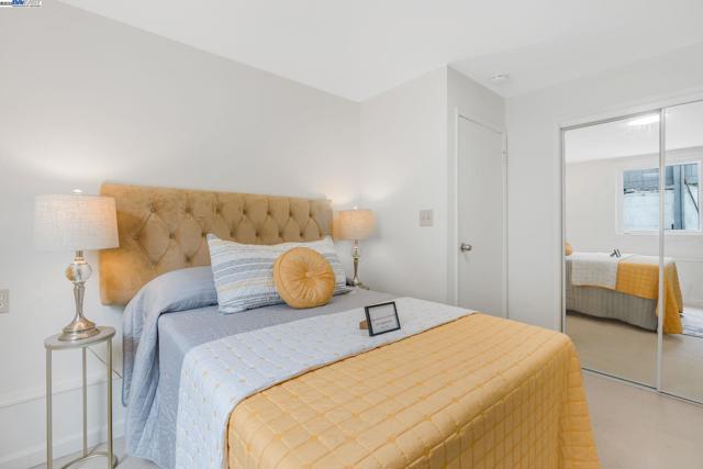 812 Washington Ave, Albany CA: https://media.crmls.org/mediaz/ecb5d9f0-fb14-4868-a4e4-3cf4b70c492f.jpg
