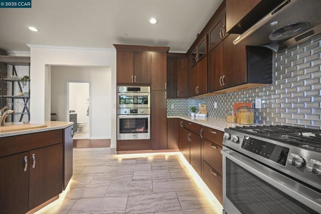 3981 Amyx Ct, Hayward CA: https://media.crmls.org/mediaz/ecb60750-bed9-48b5-9eee-e61c814bee06.jpg
