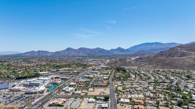 42602 Rancho Mirage Lane, Rancho Mirage CA: https://media.crmls.org/mediaz/ecb6a4f9-999a-4507-8f02-58aaafd5054d.jpg