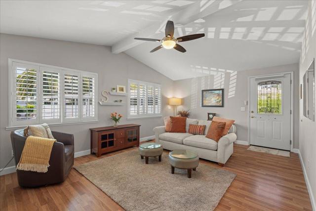 501 Moorpark Way, Mountain View CA: https://media.crmls.org/mediaz/ecb72cdb-da51-463e-8524-478d937ca953.jpg