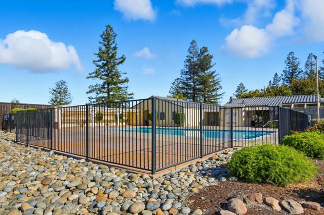 260 Chateau La Salle, San Jose CA: https://media.crmls.org/mediaz/ecb746ed-a21e-434f-a230-bc803bd7e7de.jpg