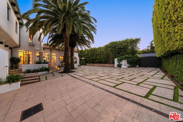 13926 Sunset Boulevard, Pacific Palisades, California 90272, 5 Bedrooms Bedrooms, ,3 BathroomsBathrooms,Single Family Residence,For Sale,Sunset,24399447