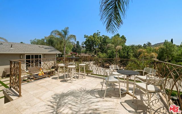 10555 Art Street, Sunland CA: https://media.crmls.org/mediaz/ecb8c72e-1564-4df0-af4e-ece69012c917.jpg