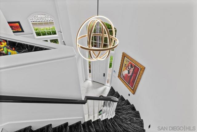 7166 Tern Place, Carlsbad CA: https://media.crmls.org/mediaz/ecb963b6-ed14-4c70-88e1-5aebd34b456c.jpg