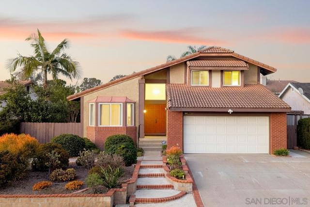 10985 Sunny Meadow St, San Diego CA: https://media.crmls.org/mediaz/ecb9a449-10e1-4834-b502-682907d5aa44.jpg