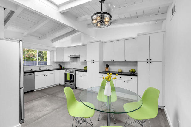 1075 E Sunny Dunes Road, Palm Springs, CA 92264