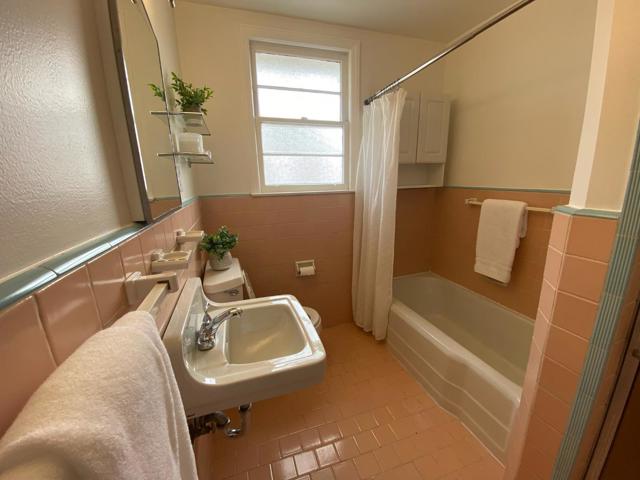 1408 Birch Avenue, San Mateo CA: https://media.crmls.org/mediaz/ecbac58a-ab91-4ae3-8b63-161e701a0c7f.jpg