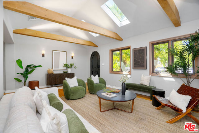 1116 Stanford Street photo 2