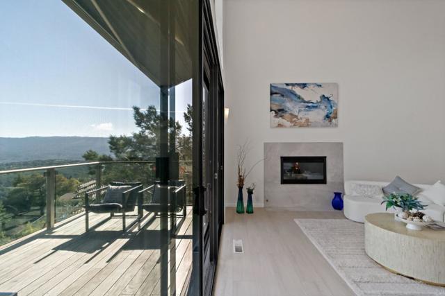 131 Los Vientos Way, San Carlos CA: https://media.crmls.org/mediaz/ecbc2734-92d7-4e22-808b-409ee7df480c.jpg