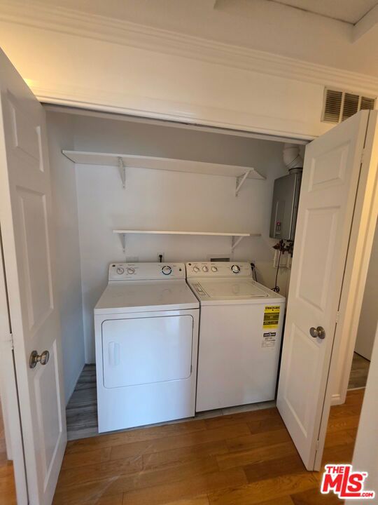 1029 Pleasantview Avenue, Venice CA: https://media.crmls.org/mediaz/ecbc4803-de1d-447e-b4b0-6d384f67a7e8.jpg