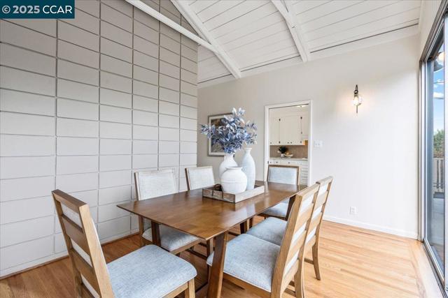 3503 Highland Ave, Redwood City CA: https://media.crmls.org/mediaz/ecbc48c0-c6db-4c55-9657-093077b9567f.jpg