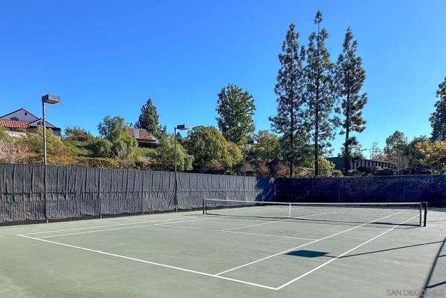 17885 Caminito Pinero, San Diego CA: https://media.crmls.org/mediaz/ecbdb44a-4787-4cf5-a317-a80477e337c6.jpg