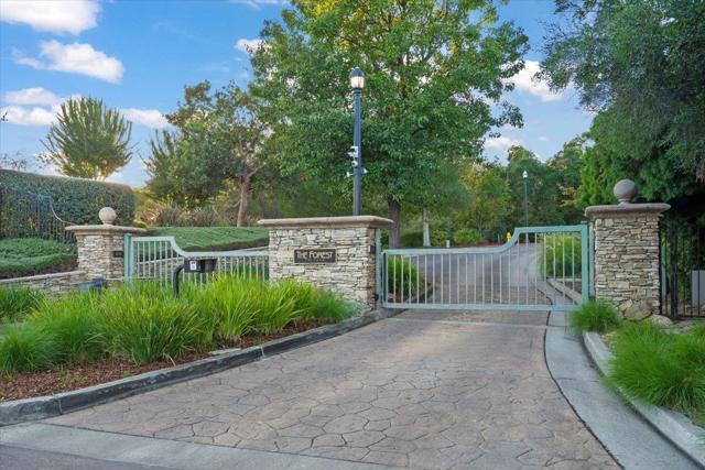 1750 Vista Del Sur, Gilroy CA: https://media.crmls.org/mediaz/ecbdc23a-9960-42c8-8776-1eeb51e38154.jpg