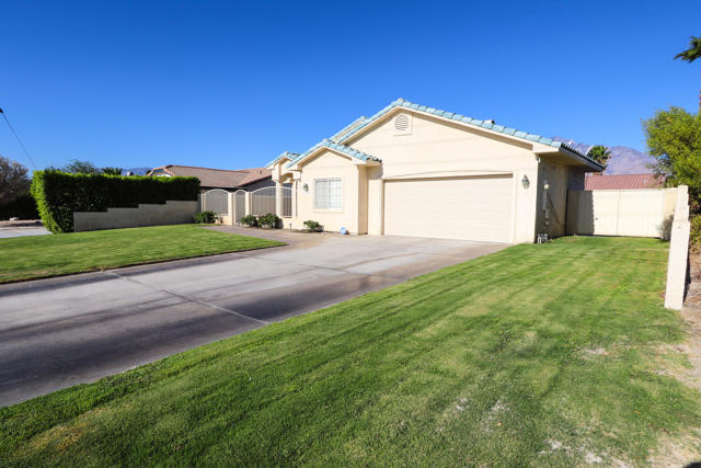27185 Landau Boulevard, Cathedral City CA: https://media.crmls.org/mediaz/ecbe5c3d-6ad8-4721-b1e2-5895ccbda9be.jpg