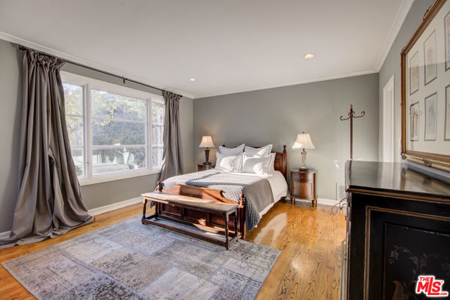 2880 NICHOLS CANYON Road, Los Angeles CA: https://media.crmls.org/mediaz/ecbec7ad-b813-4072-9585-1d2bf72d8531.jpg
